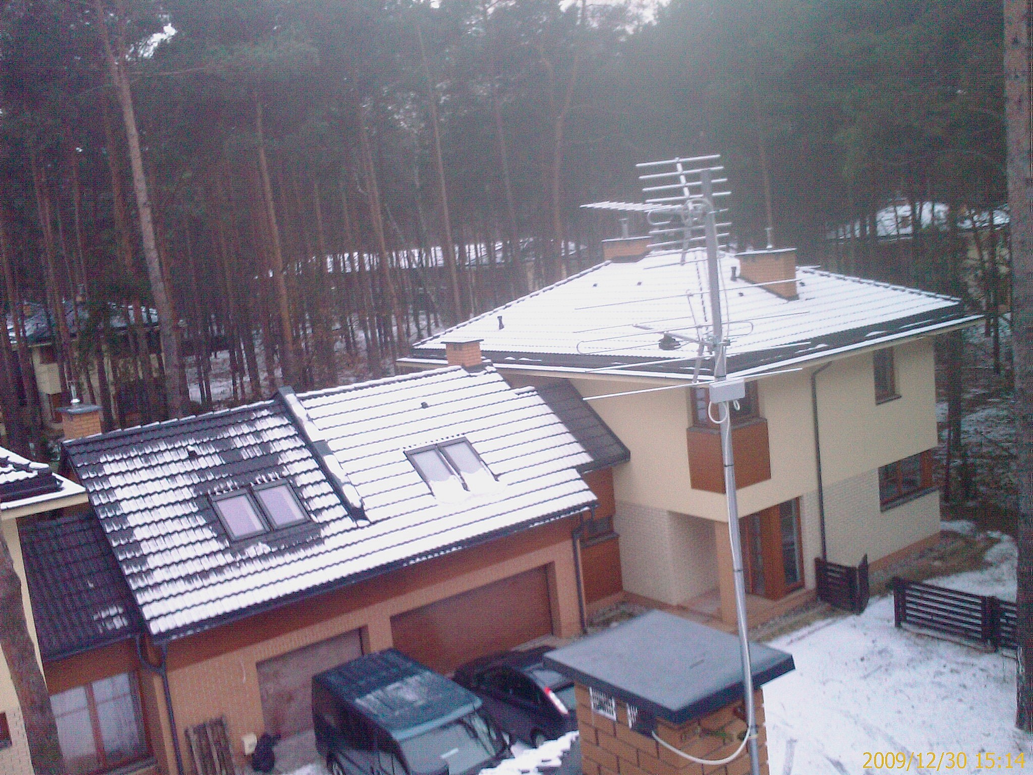 klasyczna standardowa instalacja rtv antenowa przystosowana do odbioru programów analogowych i cyfrowych, rozprowadzenie sygnału z anteny, doprowadzenie sygnału do dodatkowych gniazdek, antena rTV montaż na dachu, instalacja antenowa w domu jednorodzinnym wykonawca magdalenka monter instalacji do odbioru radia i telewizji, cyfrowa telewizja naziemna instalacja warszawa montaż anten włochy ursus ursynów piaseczno instalator monter indywidualnych instalacji antenowych